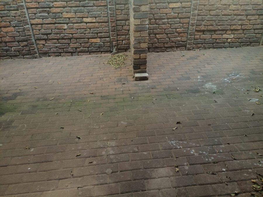 2 Bedroom Property for Sale in Pretoria North Gauteng