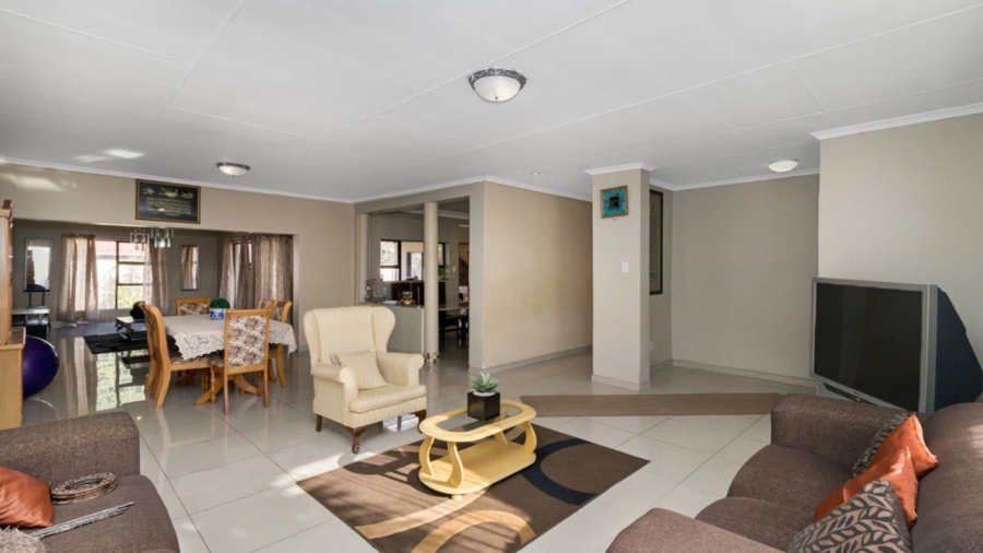4 Bedroom Property for Sale in Clubview Gauteng