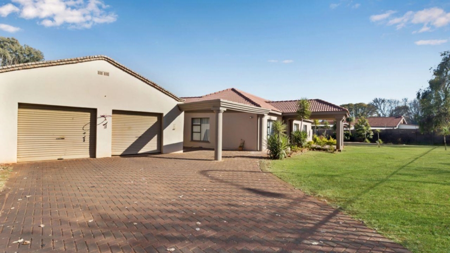 4 Bedroom Property for Sale in Clubview Gauteng
