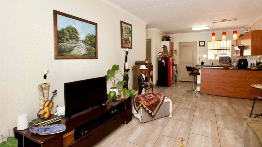 2 Bedroom Property for Sale in Kosmosdal Gauteng