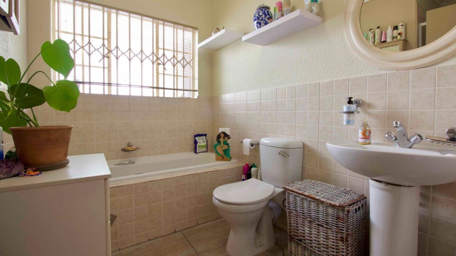 2 Bedroom Property for Sale in Kosmosdal Gauteng
