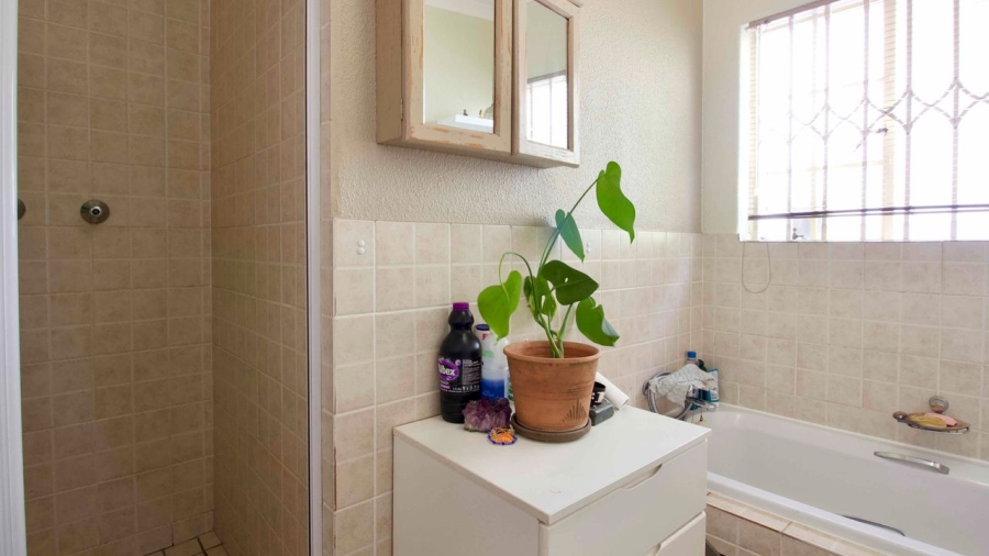 2 Bedroom Property for Sale in Kosmosdal Gauteng