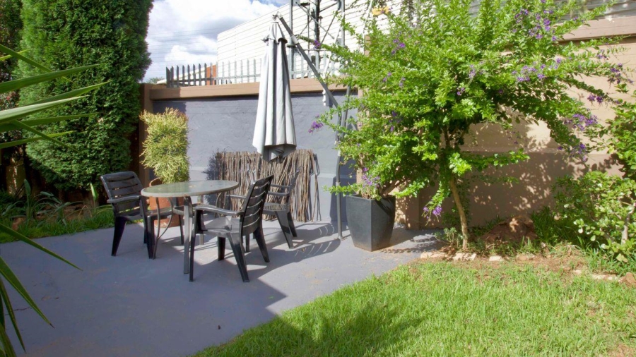 2 Bedroom Property for Sale in Kosmosdal Gauteng