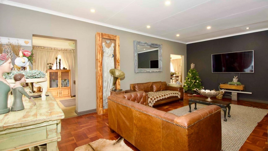7 Bedroom Property for Sale in Clubview Gauteng