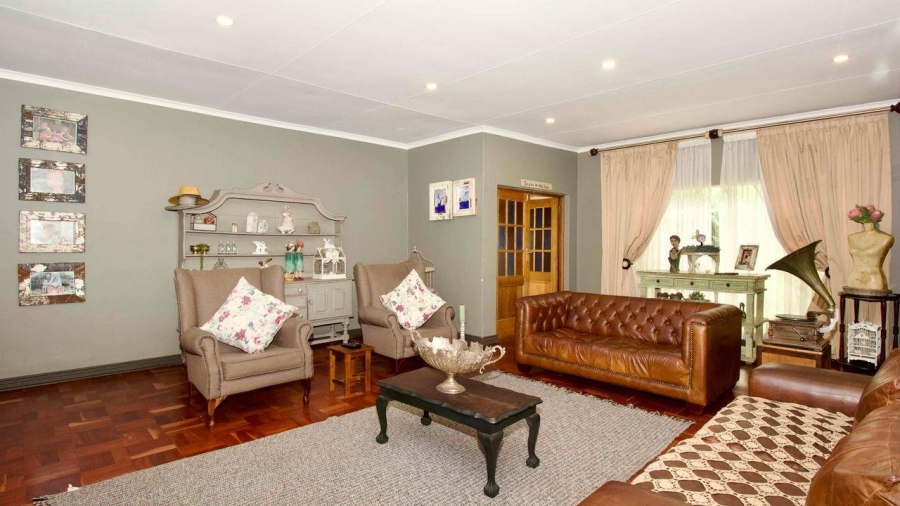 7 Bedroom Property for Sale in Clubview Gauteng