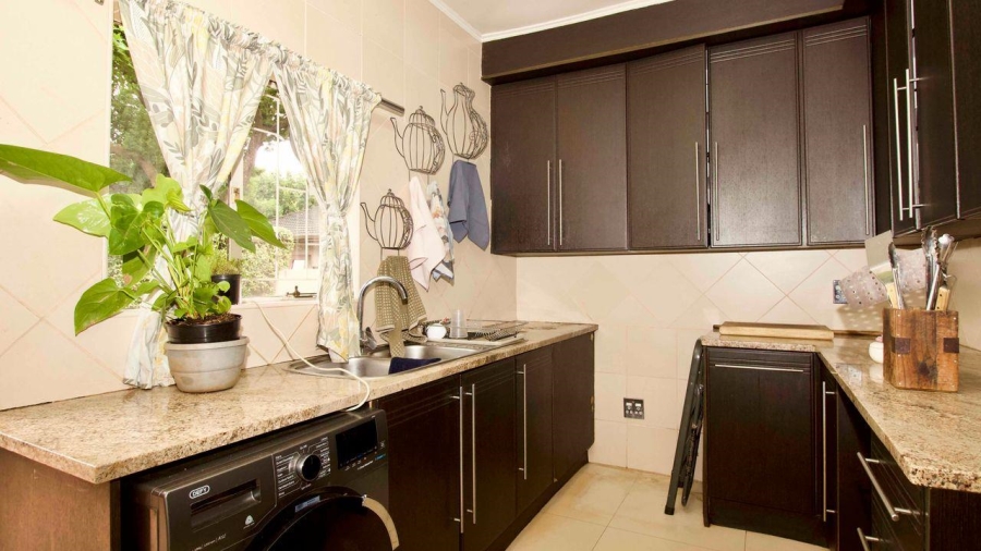 7 Bedroom Property for Sale in Clubview Gauteng