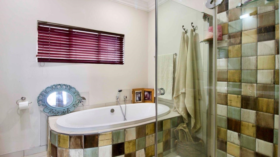 7 Bedroom Property for Sale in Clubview Gauteng