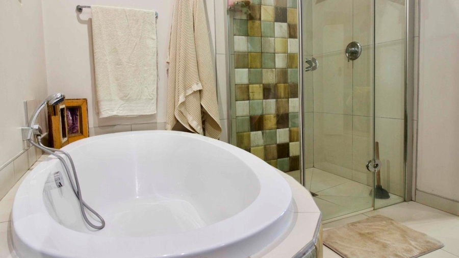 7 Bedroom Property for Sale in Clubview Gauteng