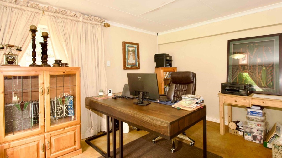 7 Bedroom Property for Sale in Clubview Gauteng