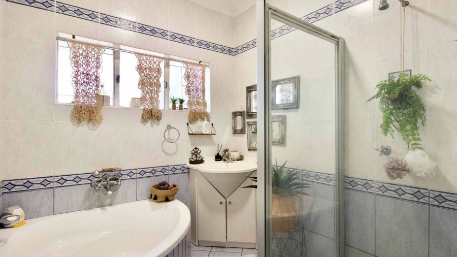 7 Bedroom Property for Sale in Clubview Gauteng