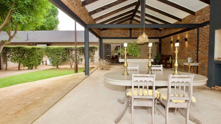 7 Bedroom Property for Sale in Clubview Gauteng