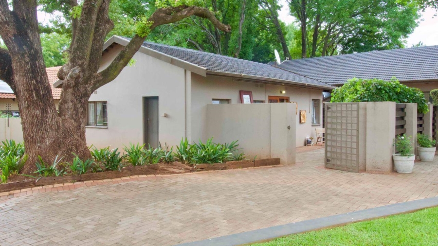 7 Bedroom Property for Sale in Clubview Gauteng