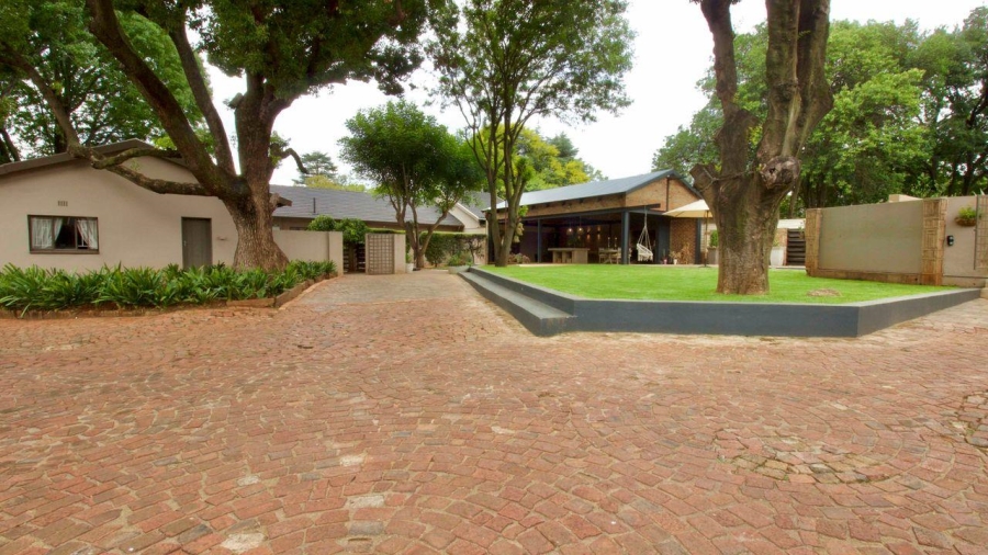 7 Bedroom Property for Sale in Clubview Gauteng