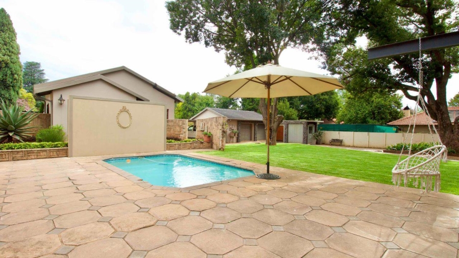 7 Bedroom Property for Sale in Clubview Gauteng
