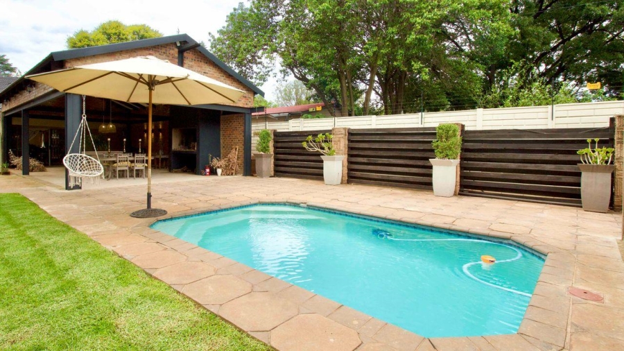7 Bedroom Property for Sale in Clubview Gauteng