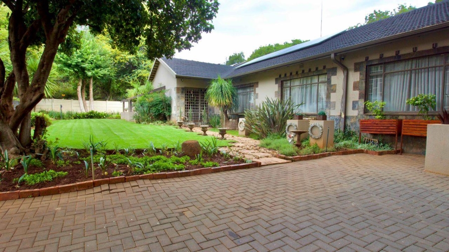 7 Bedroom Property for Sale in Clubview Gauteng