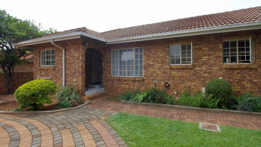 3 Bedroom Property for Sale in Clubview Gauteng