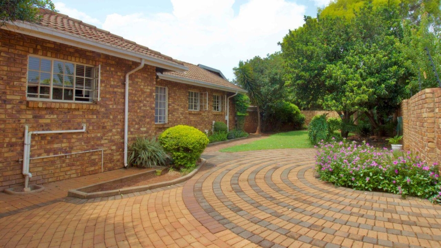 3 Bedroom Property for Sale in Clubview Gauteng