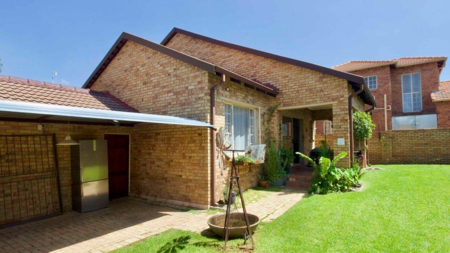 3 Bedroom Property for Sale in Amberfield Gauteng