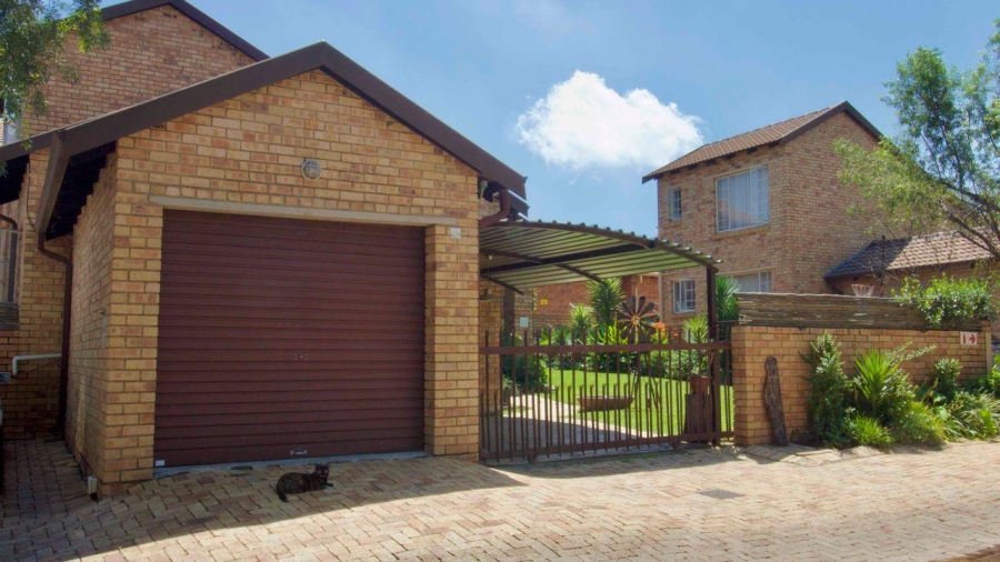 3 Bedroom Property for Sale in Amberfield Gauteng