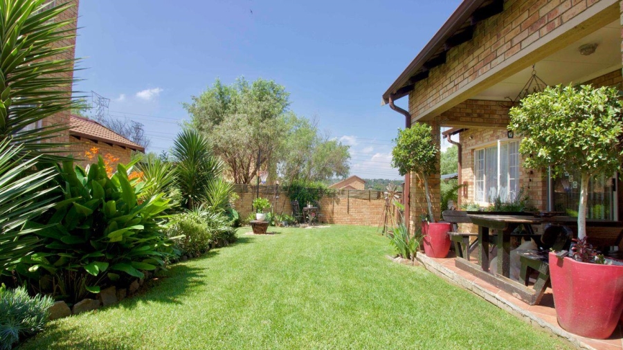 3 Bedroom Property for Sale in Amberfield Gauteng
