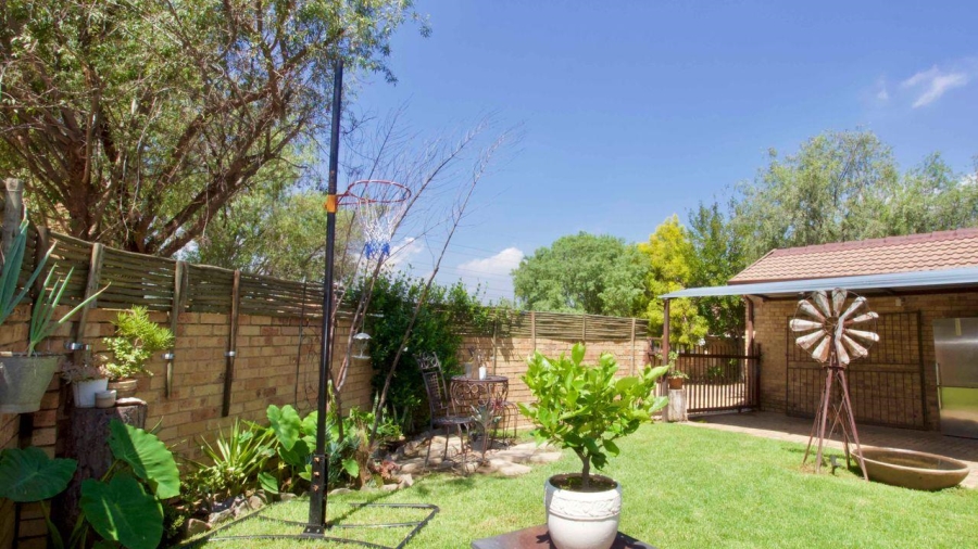 3 Bedroom Property for Sale in Amberfield Gauteng