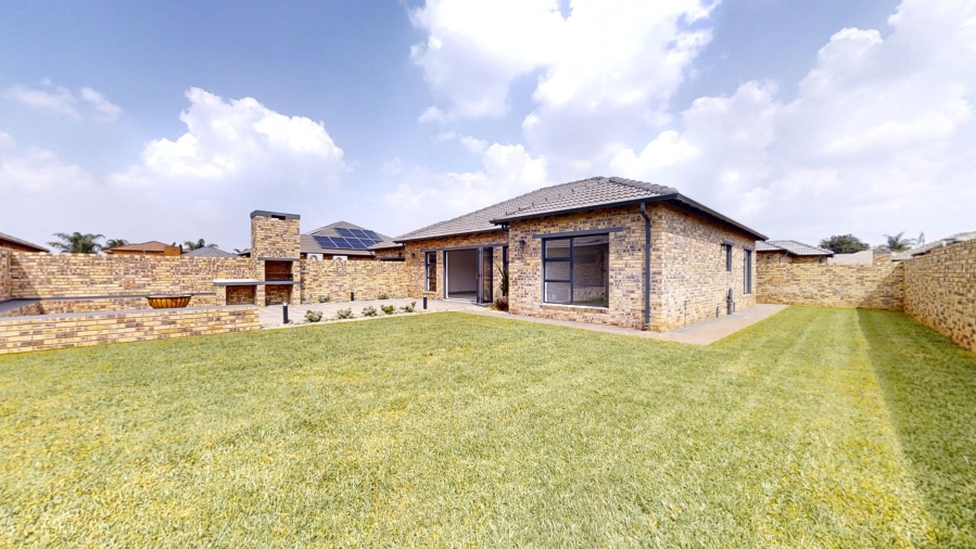 3 Bedroom Property for Sale in Dayanglen Gauteng