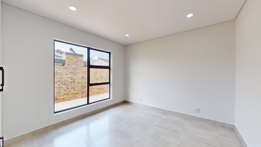 3 Bedroom Property for Sale in Dayanglen Gauteng