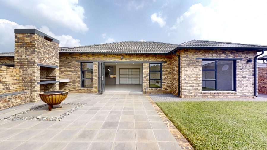 3 Bedroom Property for Sale in Dayanglen Gauteng