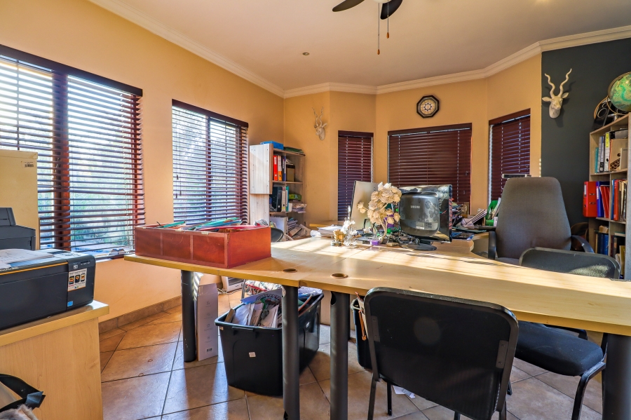 5 Bedroom Property for Sale in Midstream Estate Gauteng