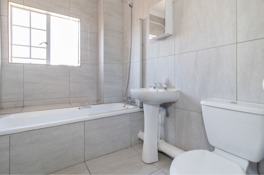 3 Bedroom Property for Sale in Six Fountains Residential Estate Gauteng