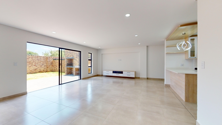 3 Bedroom Property for Sale in Dayanglen Gauteng