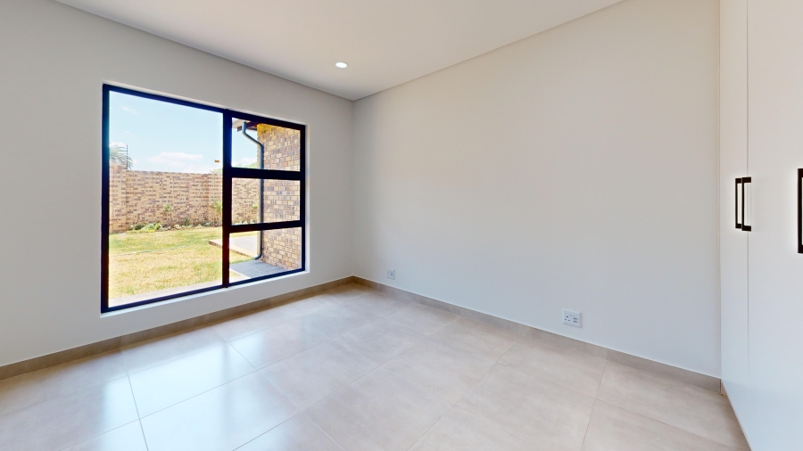 3 Bedroom Property for Sale in Dayanglen Gauteng