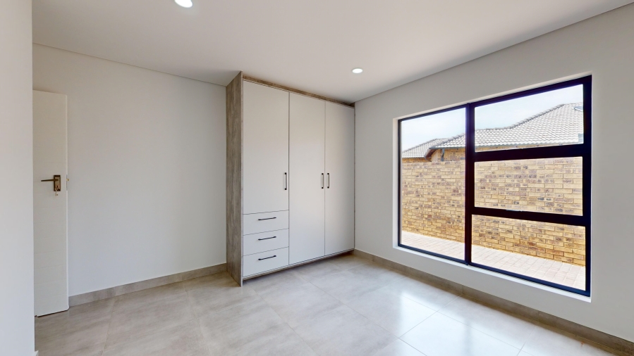 3 Bedroom Property for Sale in Dayanglen Gauteng