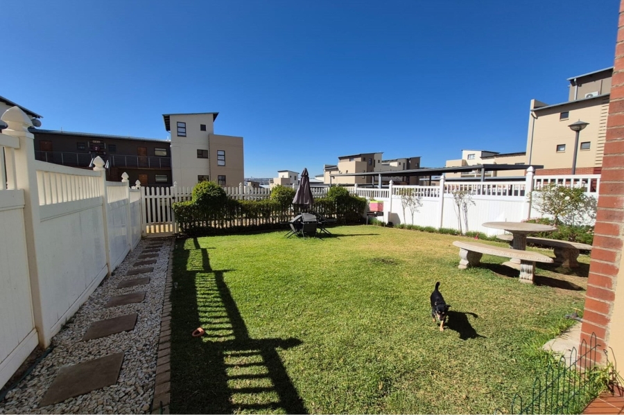 To Let 2 Bedroom Property for Rent in Barbeque Downs Gauteng