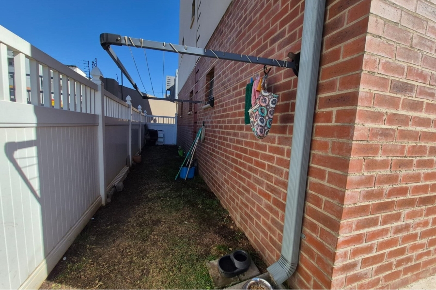 To Let 2 Bedroom Property for Rent in Barbeque Downs Gauteng