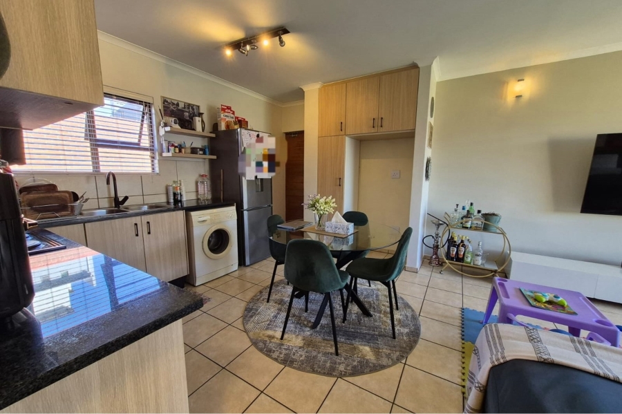 To Let 2 Bedroom Property for Rent in Barbeque Downs Gauteng