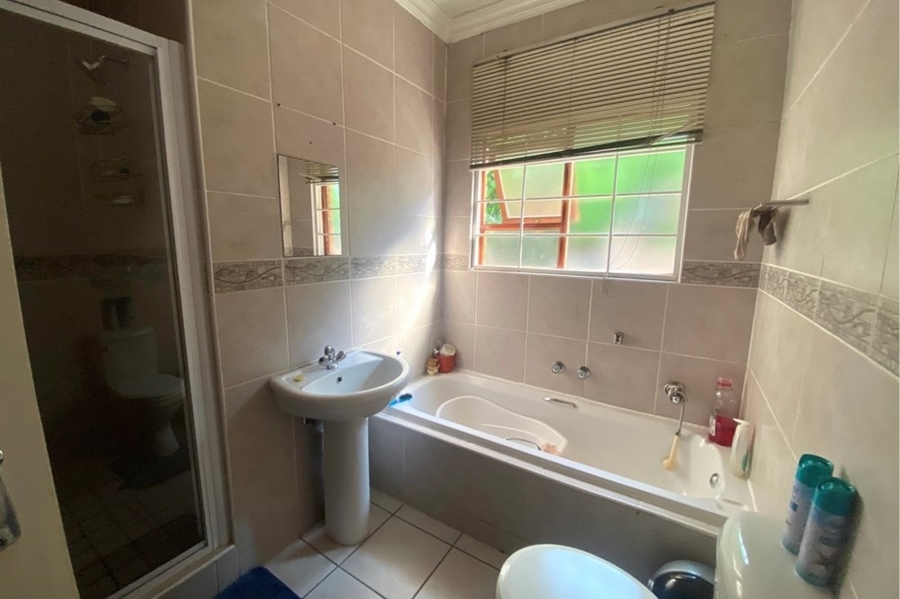 To Let 3 Bedroom Property for Rent in Noordhang Gauteng