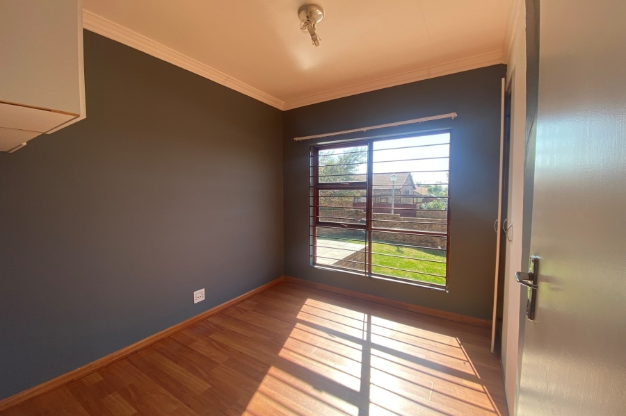 To Let 3 Bedroom Property for Rent in Noordhang Gauteng