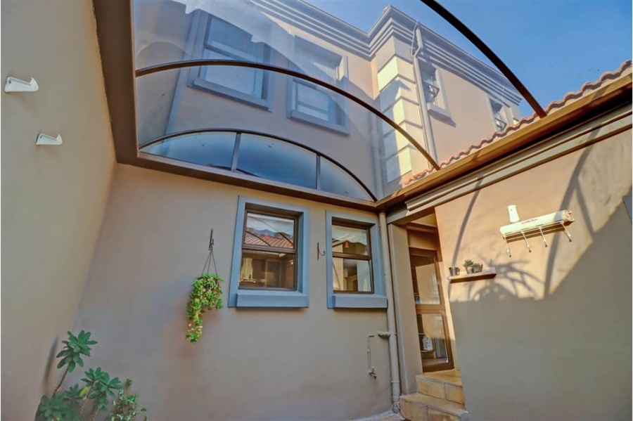 4 Bedroom Property for Sale in Blue Valley Golf Estate Gauteng