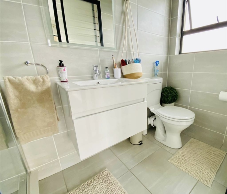 To Let 1 Bedroom Property for Rent in Waterfall Gauteng