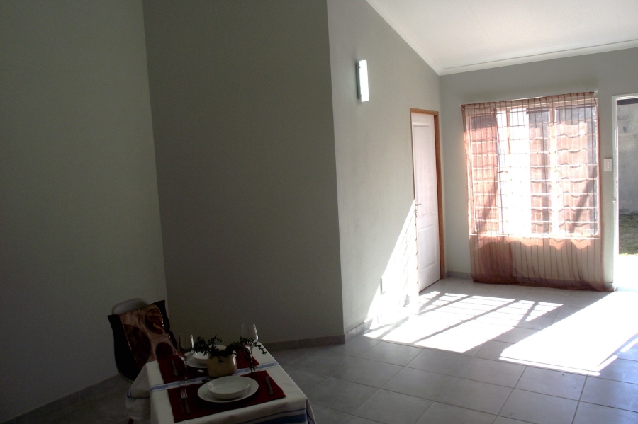 To Let 2 Bedroom Property for Rent in Croydon Gauteng