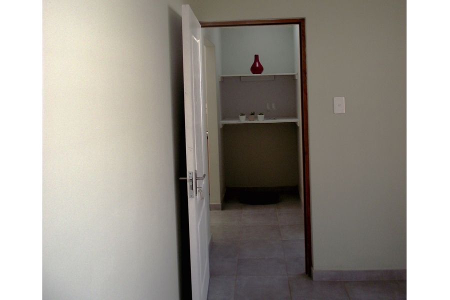 To Let 2 Bedroom Property for Rent in Croydon Gauteng