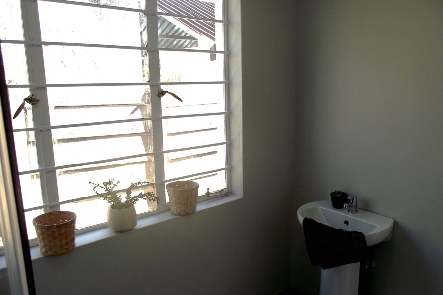 To Let 2 Bedroom Property for Rent in Croydon Gauteng