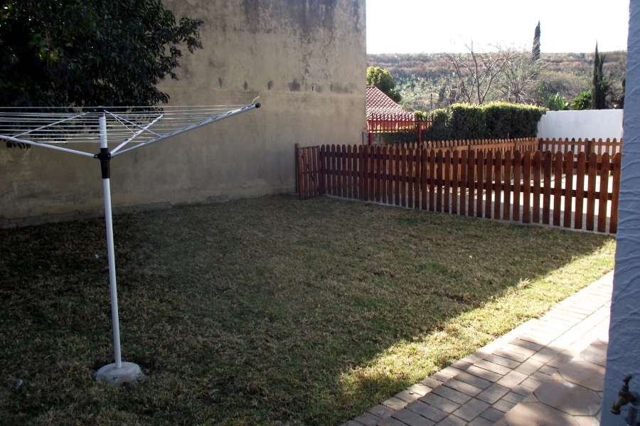 To Let 2 Bedroom Property for Rent in Croydon Gauteng
