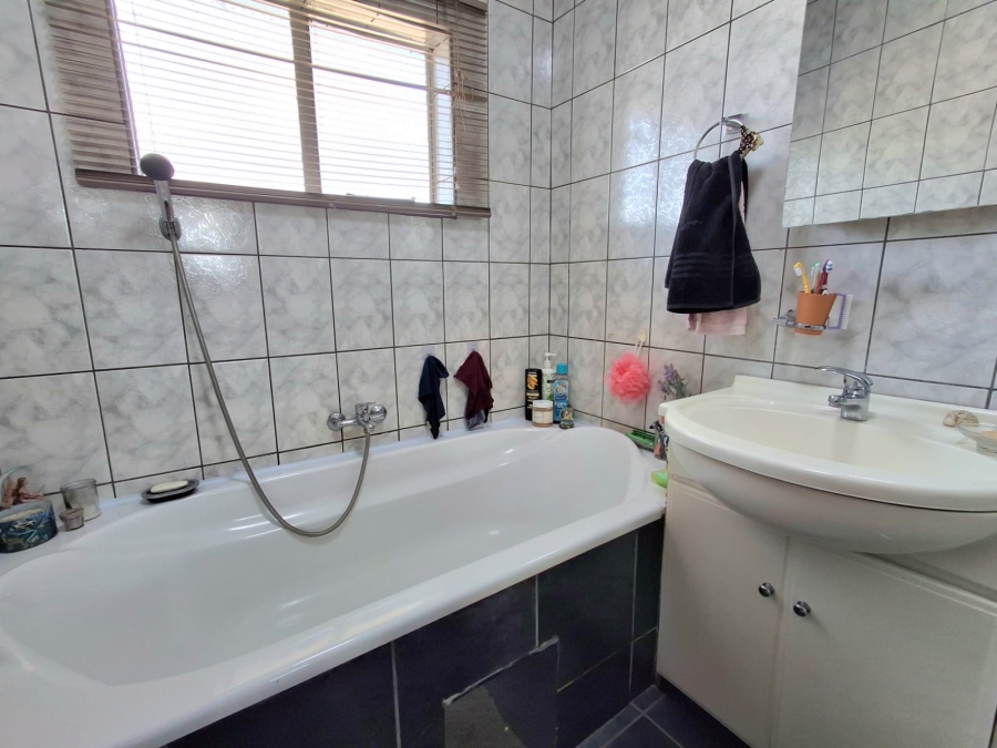 2 Bedroom Property for Sale in Marlands Gauteng