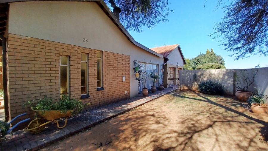 3 Bedroom Property for Sale in Vanderbijlpark SE 6 Gauteng