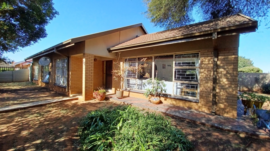 3 Bedroom Property for Sale in Vanderbijlpark SE 6 Gauteng