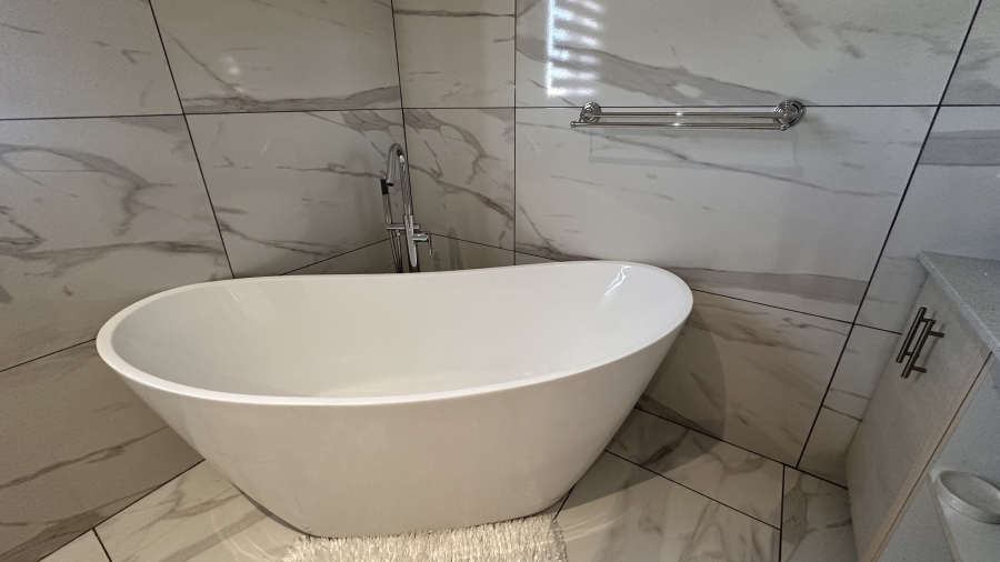 3 Bedroom Property for Sale in Thatchfield Hills Gauteng