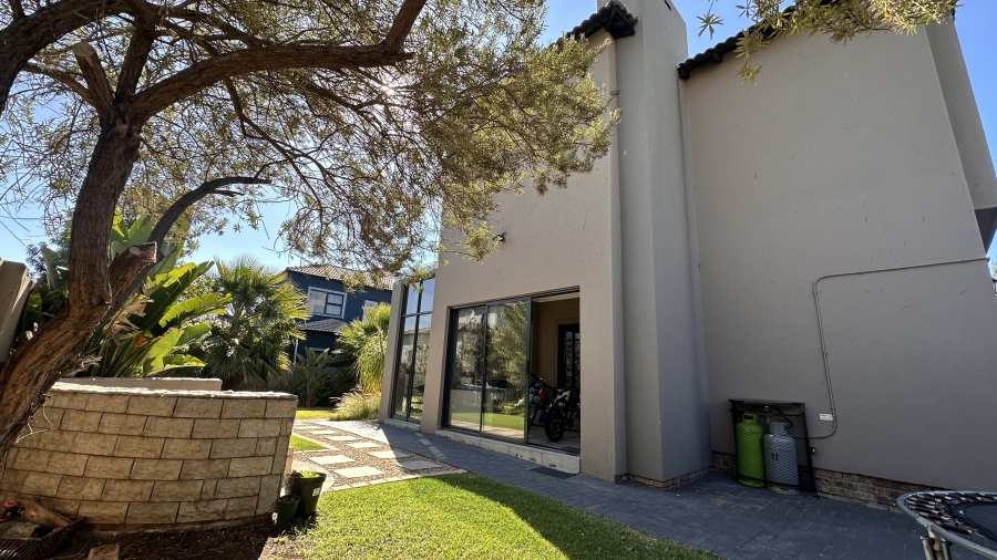3 Bedroom Property for Sale in Thatchfield Hills Gauteng